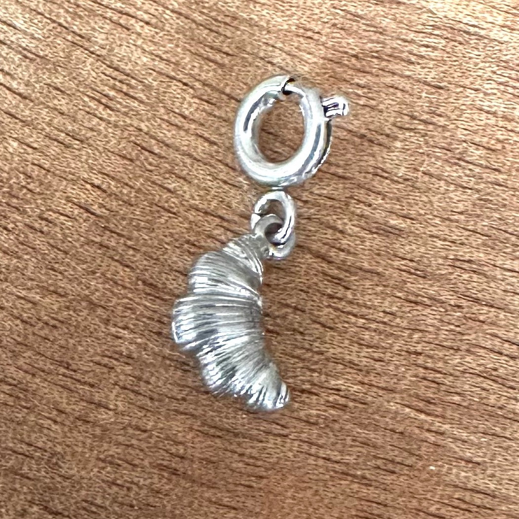 Charm "Croissant" (in Gold oder Silber)