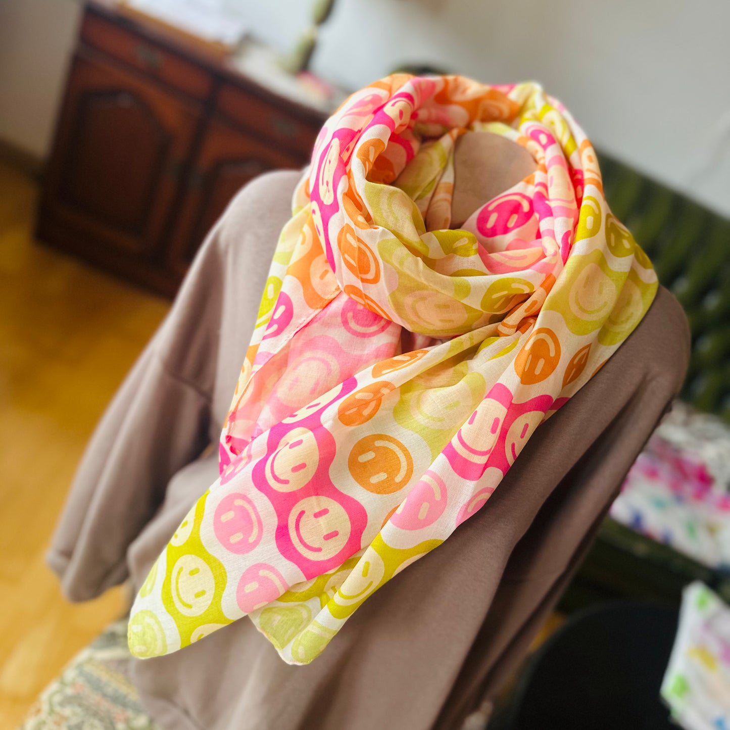 Leichtes XXL-TUCH "Smilie" (rosa-grün-pink)