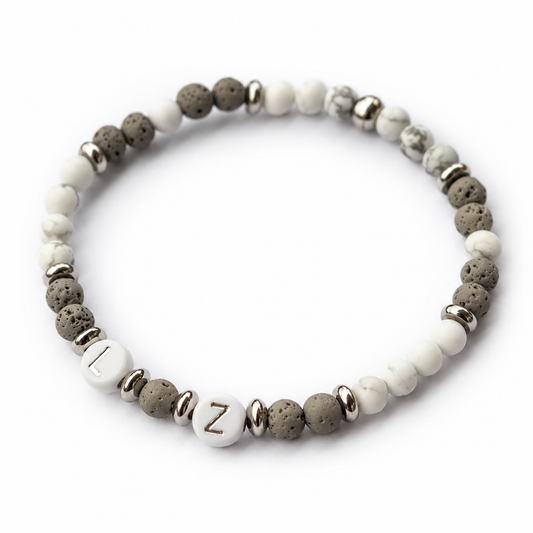 personalisiertes Perlenarmband "NIKLAS" l aus hellen Natursteinperlen und Edelstahl