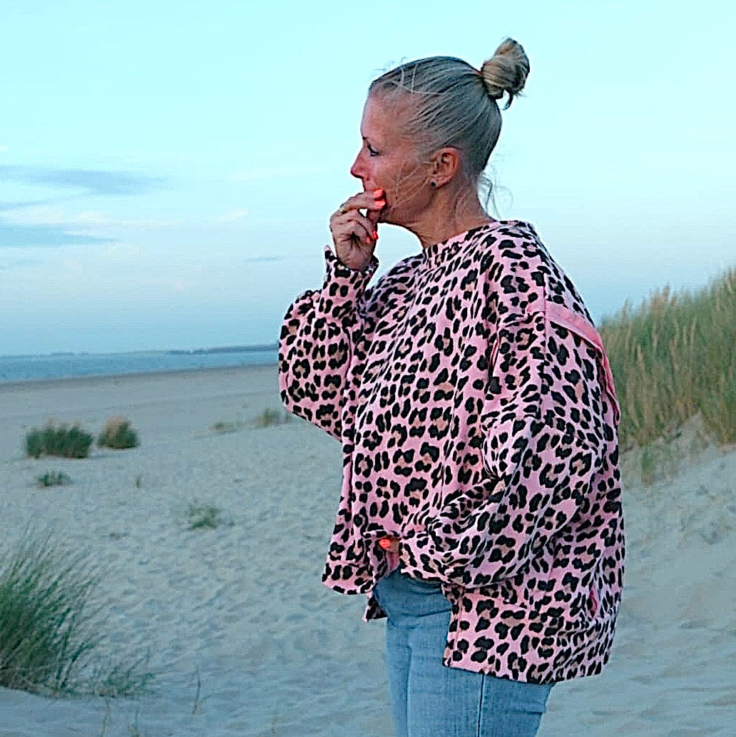 Sweater "LEO" in Rosa (oversize geschnitten)