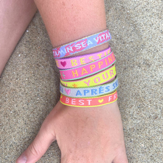 bunte Statementarmbänder mit Druckknopf (11 verschiedene Designs)