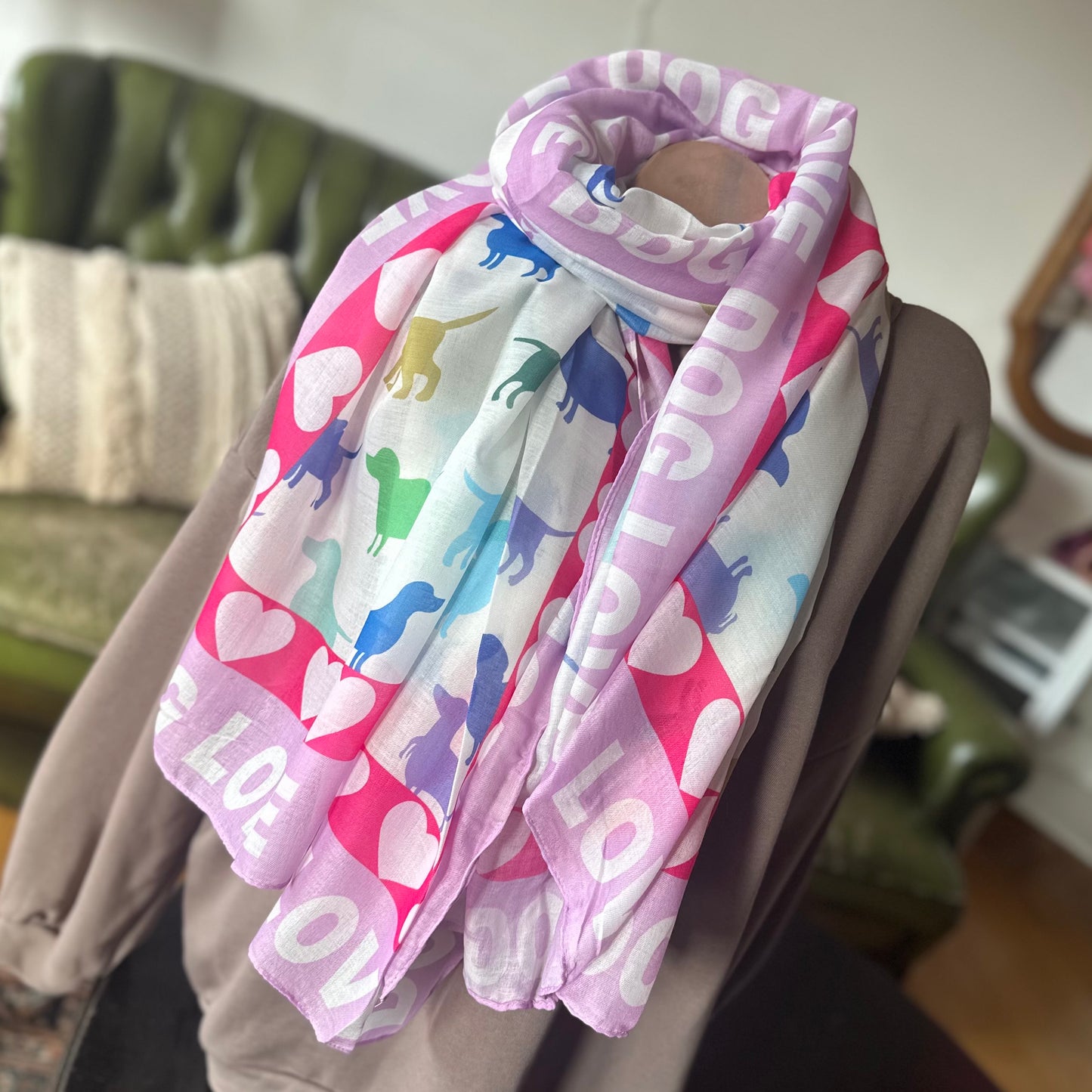 Leichtes XXL-TUCH "DOG-LOVE" (flieder/pink/bunt)