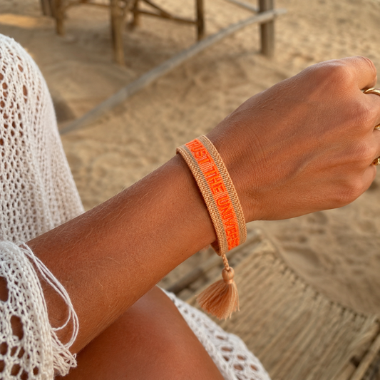 Statementarmband "TRUST THE UNIVERSE" NEON