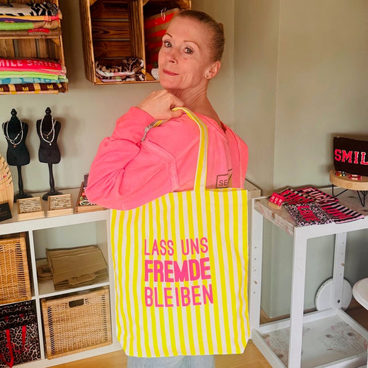 Statementtasche "FREMDE" Neongelb-gestreift mit NEON-Print