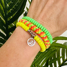 Laden Sie das Bild in den Galerie-Viewer, FLOTTER DREIER &quot;neon-beach-vibes&quot; (mit Wunschanhänger in Gold oder Silber)
