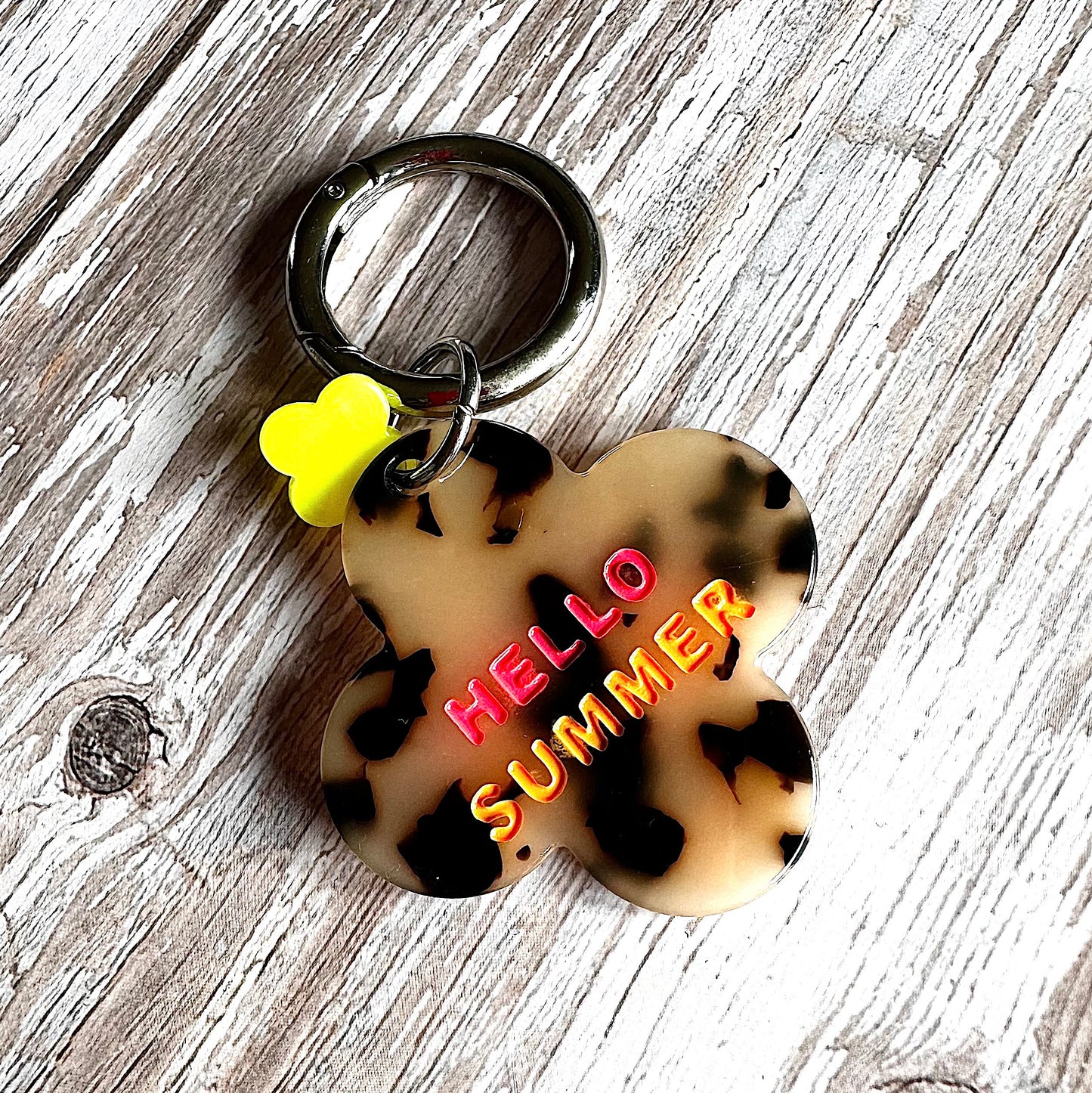 Statement Key Pop "HELLO SUMMER" in Leo-Optik