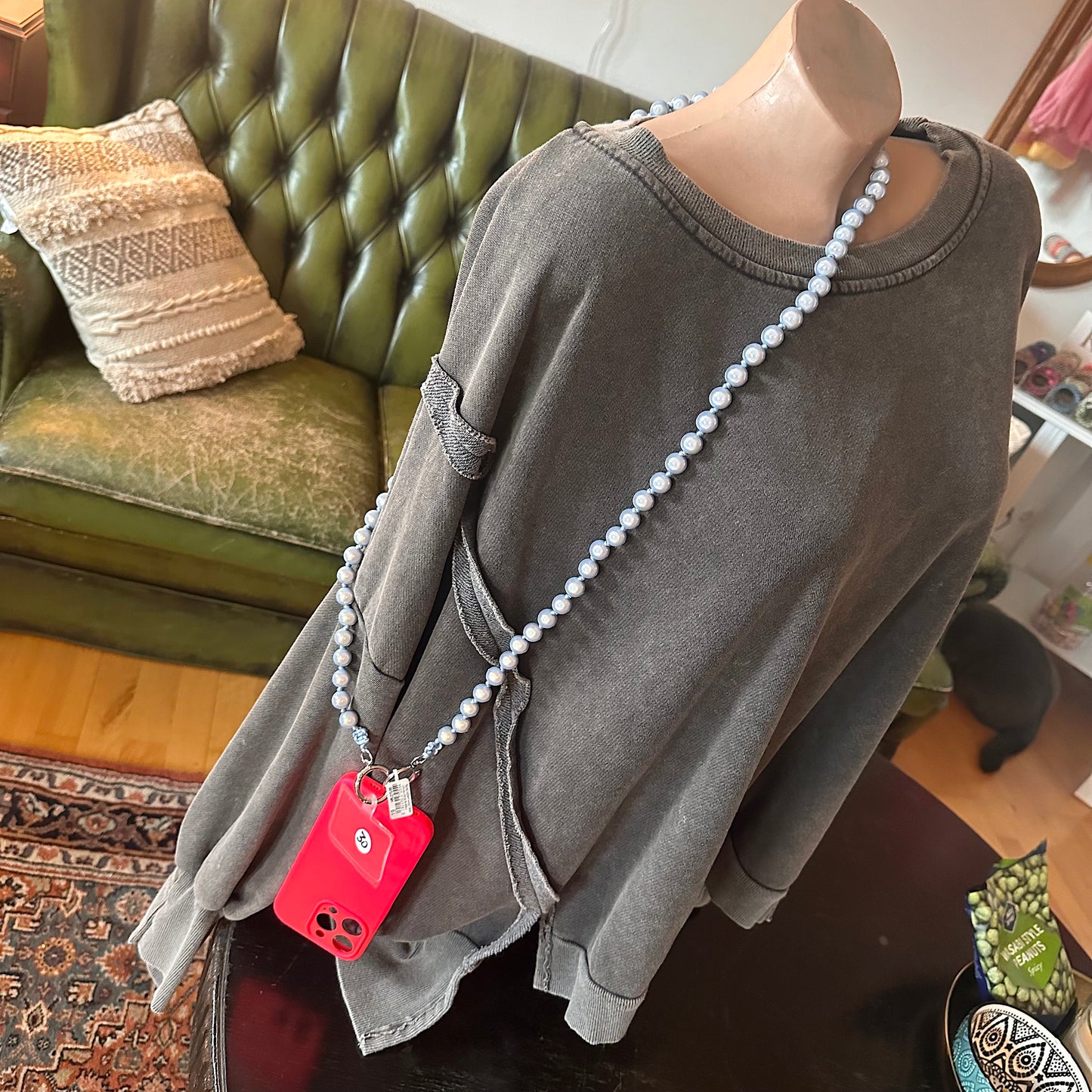 Handykette aus reflektierenden 3D Perlen (hellblau)