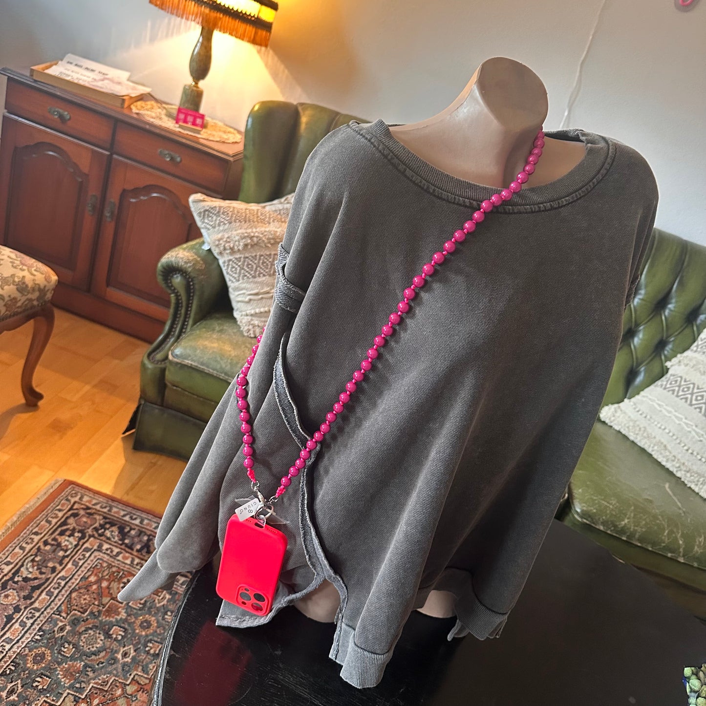 Handykette aus reflektierenden 3D Perlen (pink)