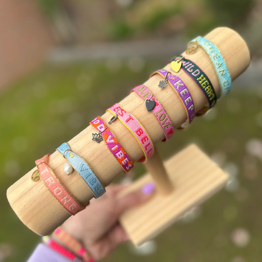 bunte Statementarmbänder mit Druckknopf & Wunschanhänger (8 verschiedene Designs)