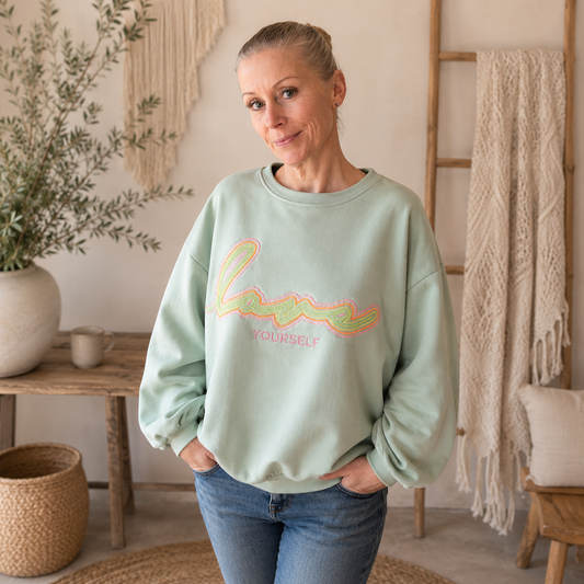 Kuschel-Sweater "Love yourself" lindgrün (onesize)