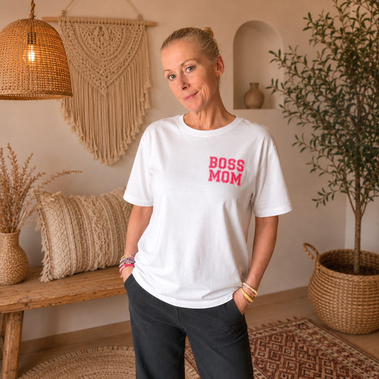 Shirt "BOSS MOM" (WEISS/NEONPINK) oneSize
