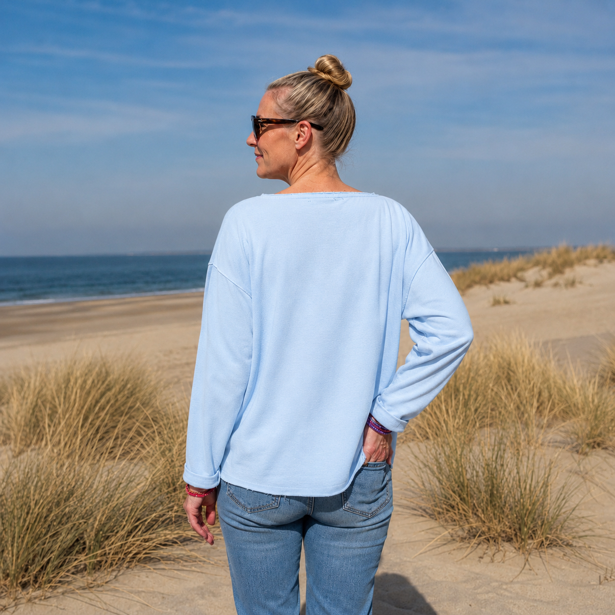 Leichter Sweater "ICONIC CLUB" (HELLBLAU, OneSize)