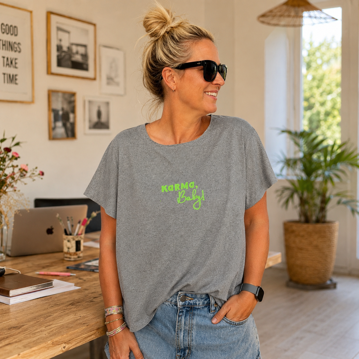 Karma, Baby! OneSize l NEON-Statement-Shirt l handbedruckt I individuell konfigurierbar