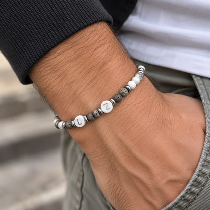 personalisiertes Perlenarmband "NIKLAS" l aus hellen Natursteinperlen und Edelstahl