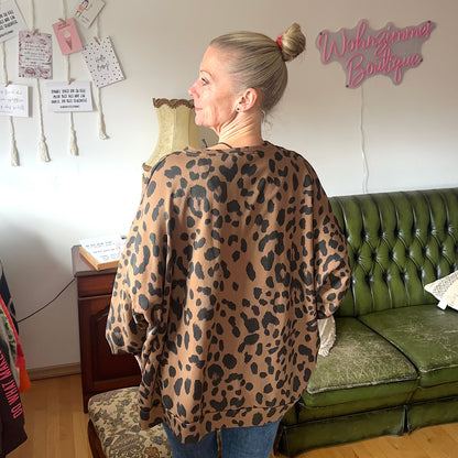 Sweater "FREMDE" in LEO-OPTIK braun (oversize geschnitten)