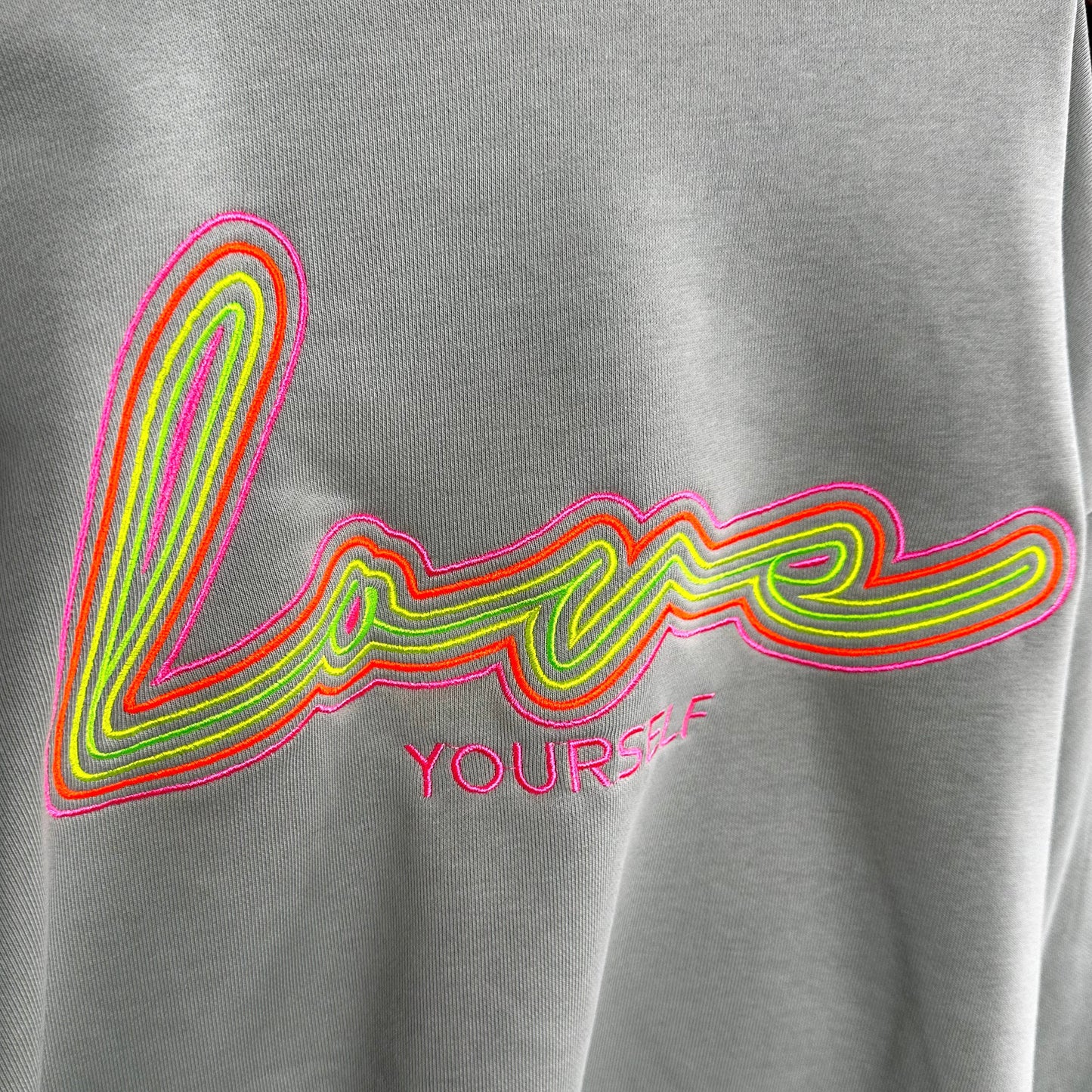 Kuschel-Sweater "Love yourself" lindgrün (onesize)