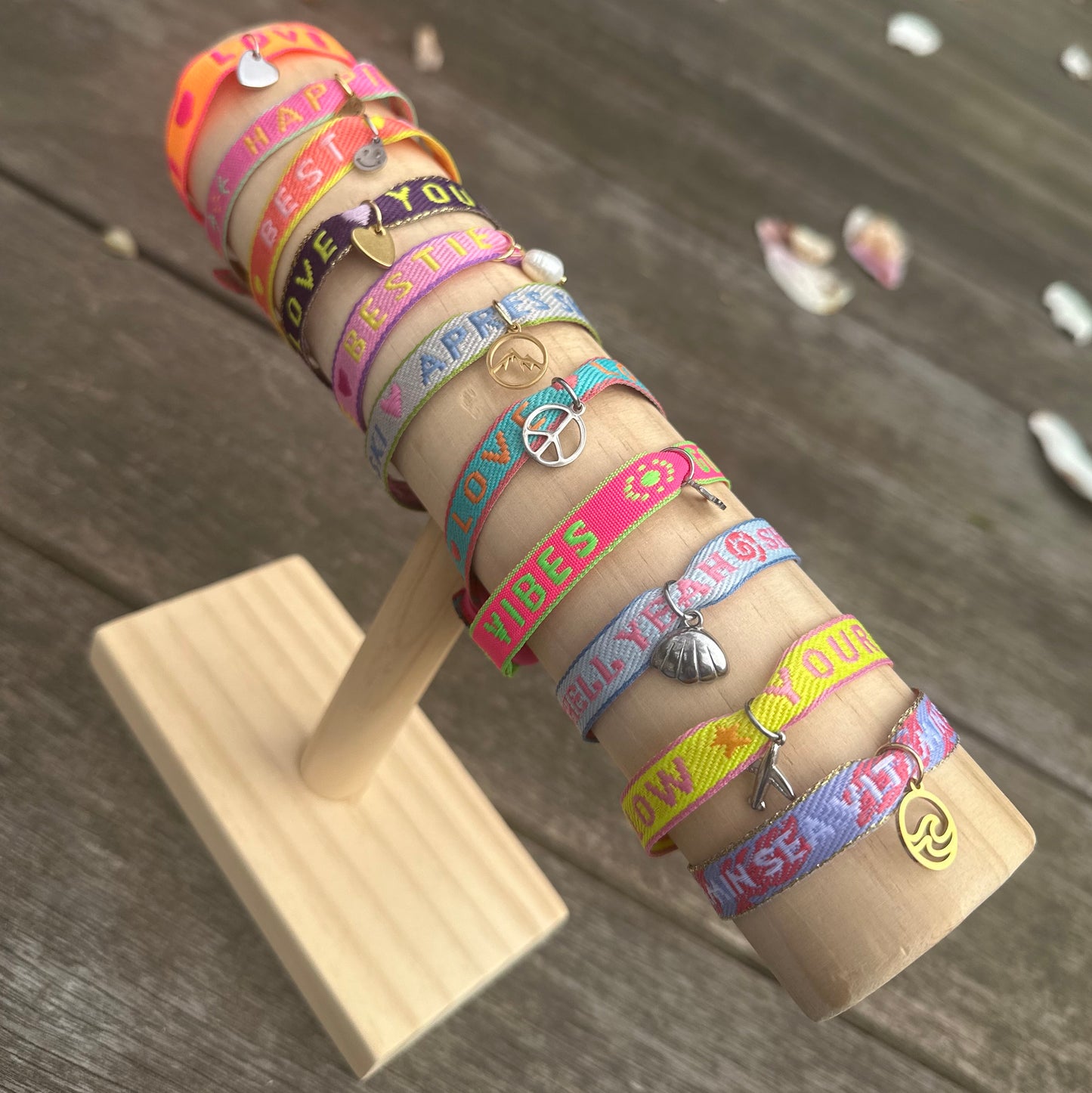 bunte Statementarmbänder mit Druckknopf & Wunschanhänger (11 verschiedene Designs)