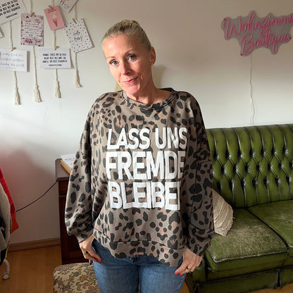 Sweater "FREMDE" in LEO-OPTIK grau (oversize geschnitten)