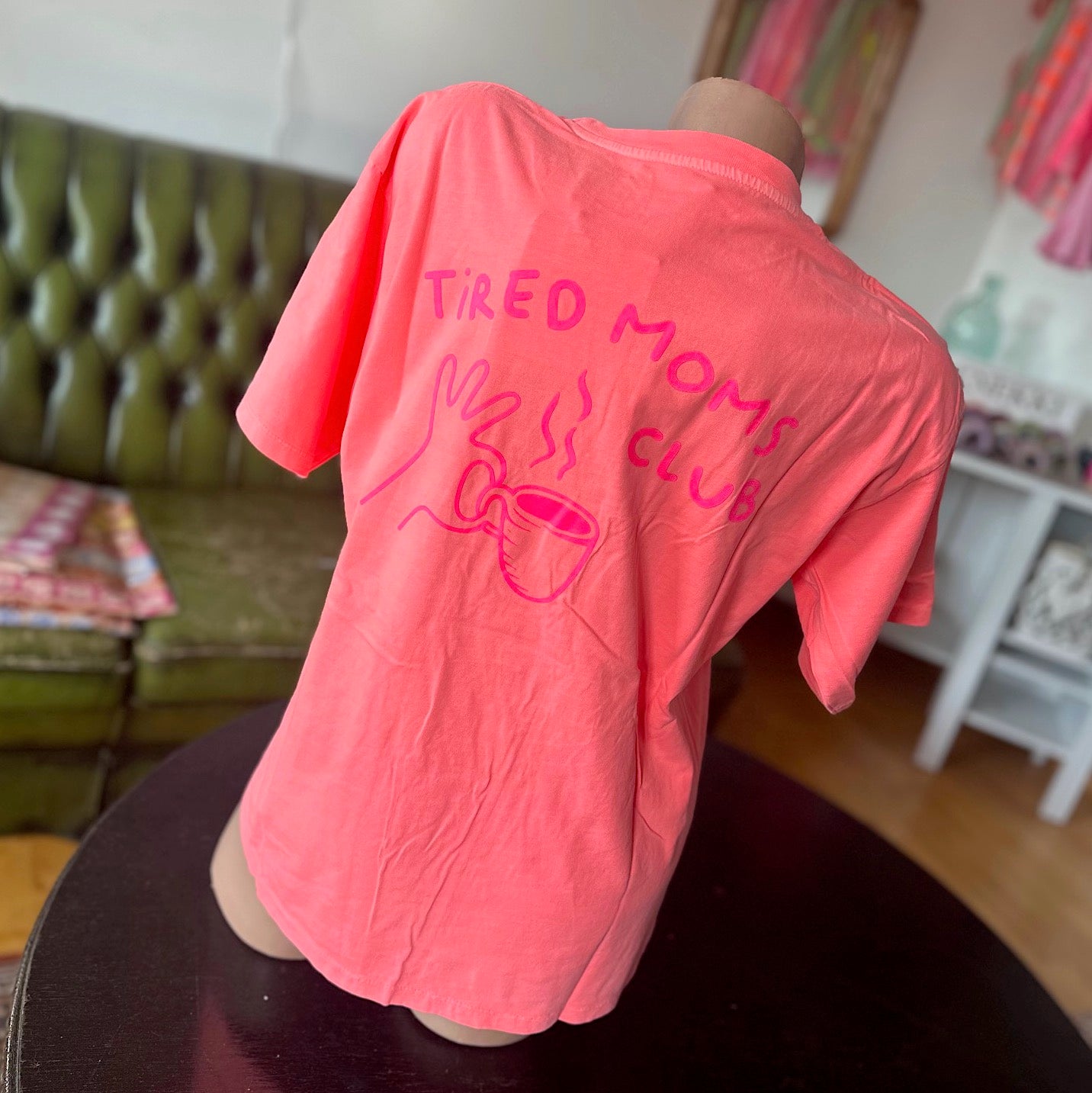 Shirt "TIRED MOMS CLUB" (Peach)