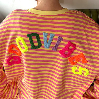 Leichter Sweater "GOOD VIBES" gelb-rosa