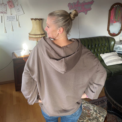 Hoodie "YOGA" in Schoki-Braun