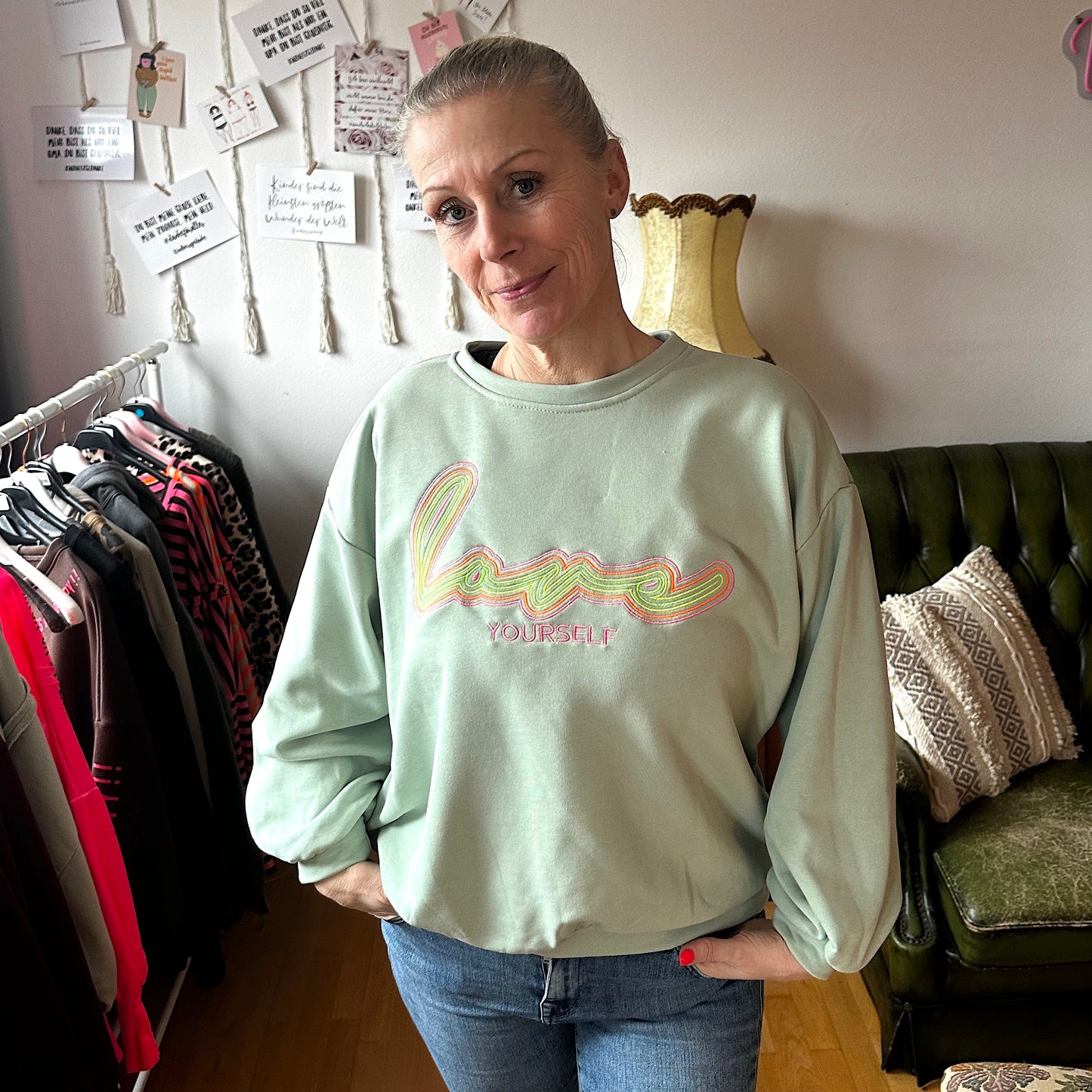 Kuschel-Sweater "Love yourself" lindgrün (onesize)