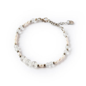 personalisiertes Armband "freshwater" aus Süßwasserperlen+Glasperlen (Elemente aus Edelstahl in gold oder silber, viele Buchstabenfarben zur Auswahl)