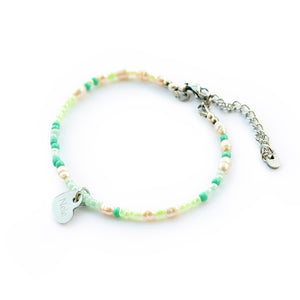 Armband mit Wunschgravur "fred" (in gold oder silber, viele Glasperlenfarben zur Auswahl)