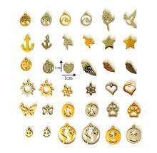 Laden Sie das Bild in den Galerie-Viewer, Wickelarmband &quot;walburga&quot; (in gold oder silber, viele Glasperlenfarben, 2 Süßwasserperlenvarianten, viele Anhänger zur Auswahl)
