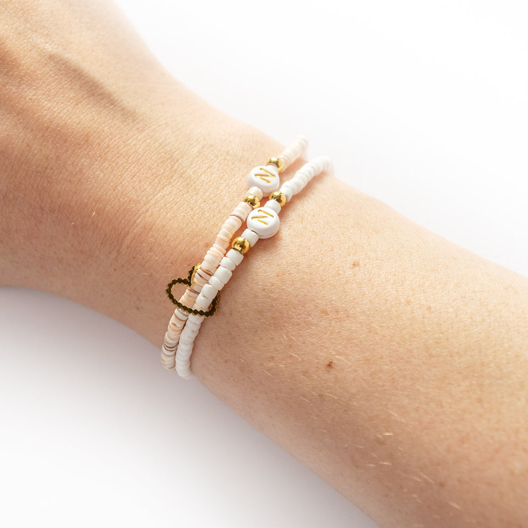 Armband aus Mini-Muschelperlen 