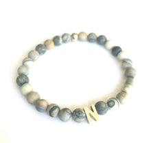 Laden Sie das Bild in den Galerie-Viewer, personalisiertes Steinperlenarmband &quot;edelstahl&quot; (33 Perlenvarianten zur Auswahl, Buchstaben aus Edelstahl)
