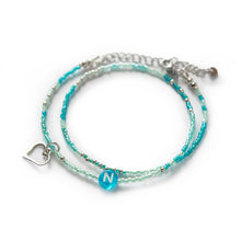 Laden Sie das Bild in den Galerie-Viewer, Wickelarmband &quot;lilly&quot; in gold oder silber (31 Perlenfarben, 36 Edelstahlanhänger + 28 Buchstabenvarianten zur Auswahl)
